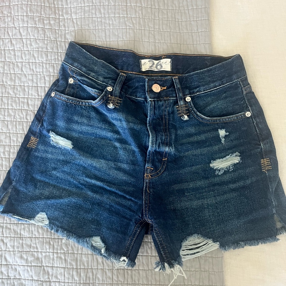 Free People Makaii Denim Shorts Like new! Size 26